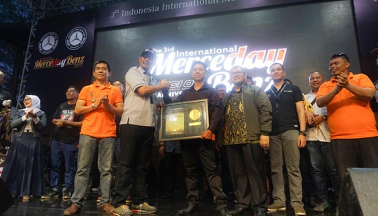 Rekor Otomotif Untuk Merceday Benz