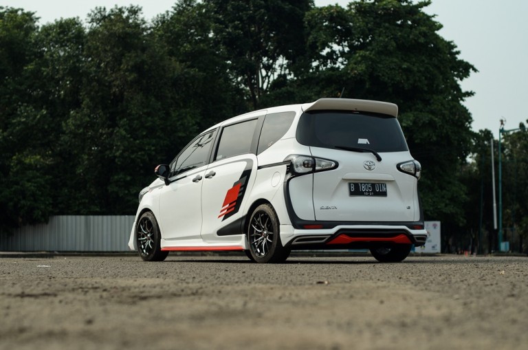 Modifikasi Toyota Sienta Beyond 1.0: Sporty dan Daily Use!