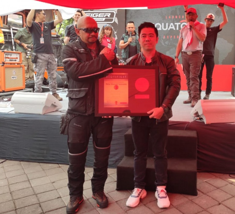 EIGER Menggelar Petualangan Menjelajah Belahan Dunia Tropis Bersama Jeffery “JJ” Polnaja
