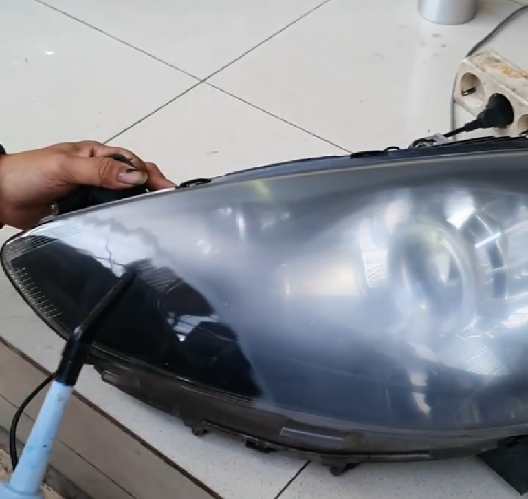 Mika Lampu Mobil Kusam? Beningkan Lagi Dengan Nano Burn Coating