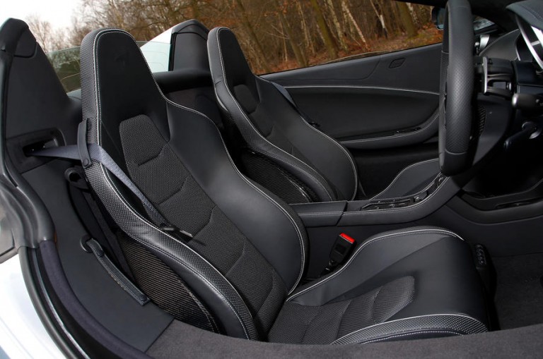Simak 6 Cara Melapis Bucket Seat Tanpa Korbankan Ergonomi Tubuh