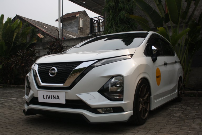 Begini Jadinya, Modifikasi Mobil Bapak Muda Versi Nissan x Bapak2ID