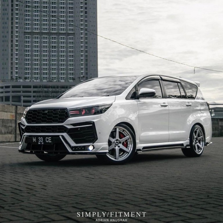 Modifikasi Toyota Innova Reborn, Makin Perlente Pakai Body Kit Custom