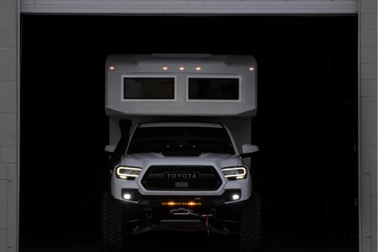 Toyota Tacoma TRD Disulap Jadi Mobil Camper Van
