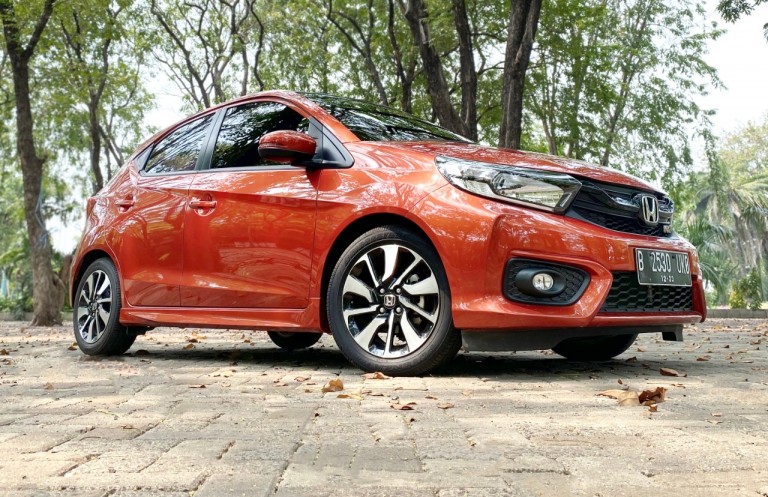 Resep Sukses Honda Brio Puncaki Pasar Mobil Nasional: Fitur Lengkap dan Strategi Pemasaran yang Tepat