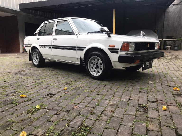 Modifikasi Toyota Corolla DX KE70 Tampil Retro, Bawa Aura Nostalgia