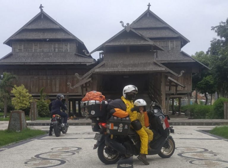Riding Pakai Yamaha NMAX 155 Connected dari Jambi ke Timor Leste, Lilik Gunawan Tuntaskan Misi Ride to East Bertemu Xanana Gusmao