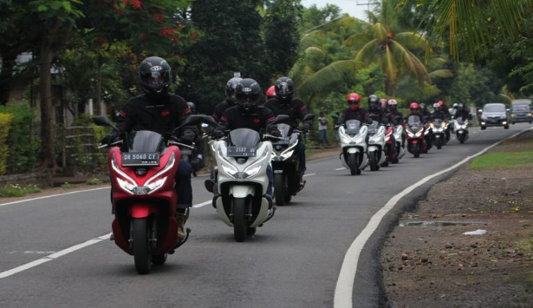 Postur Berkendara yang Nyaman, Bikin Touring Jadi Menyenangkan