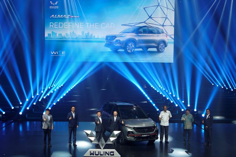 Wuling Motors Perkenalkan Logo Baru, Almaz RS Jadi Model Pertama Identitas Anyarnya