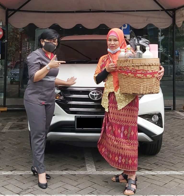 Kisah Inspiratif Seorang Pedagang Jamu: Wujudkan Mimpi Memiliki Toyota Rush Terbaru!