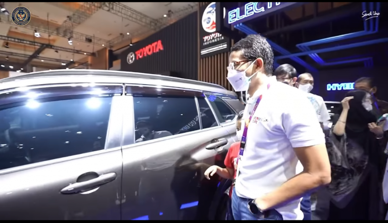Intip Spesifikasi Toyota Corolla Cross Kepunyaan Menparekraf Sandiaga Uno