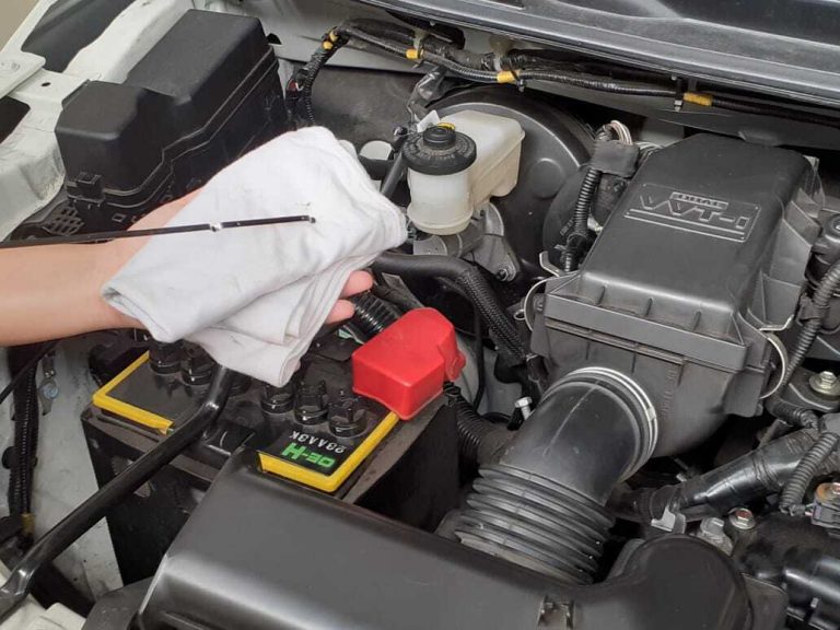 Mari Cek Kondisi Fluida di Ruang Mesin Anda Versi Daihatsu