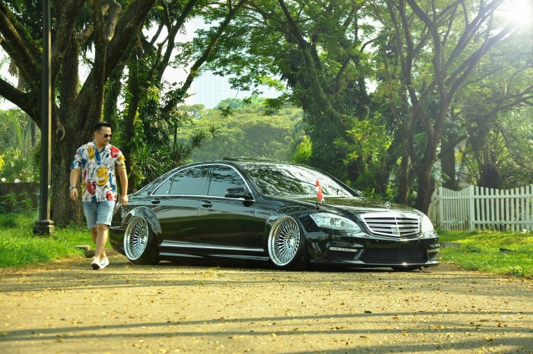 Lewat Modifikasi Mercy S-Class Bergaya Stance, Kiki Anugraha Wujudkan Cintanya pada Indonesia
