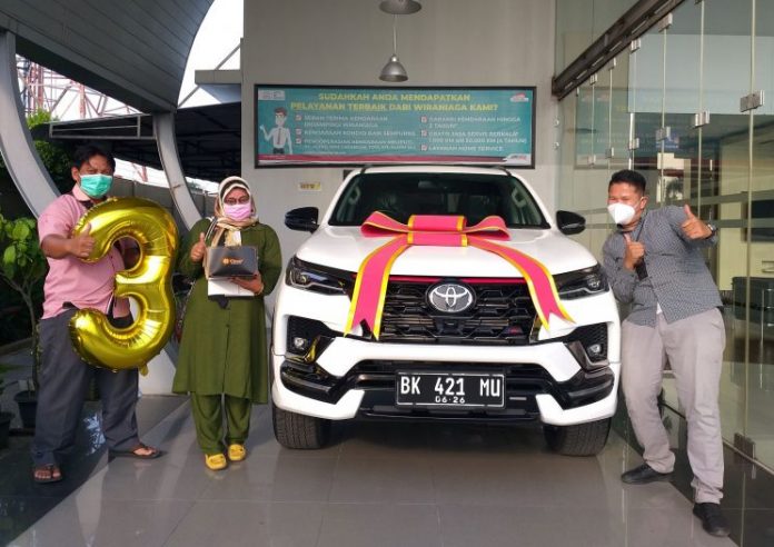 auto2000 dan pedagang bakso