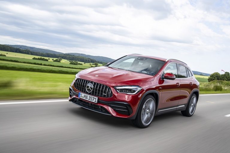 New Mercedes-AMG GLA 35 4MATIC, Kendaraan Serbaguna untuk Pemula Penyuka Performa