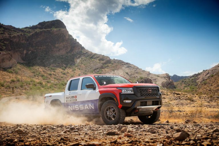 Nissan Frontier Turun di Kompetisi Rebelle Rally, Pasang Livery Ikonik dari Dekade 1980an