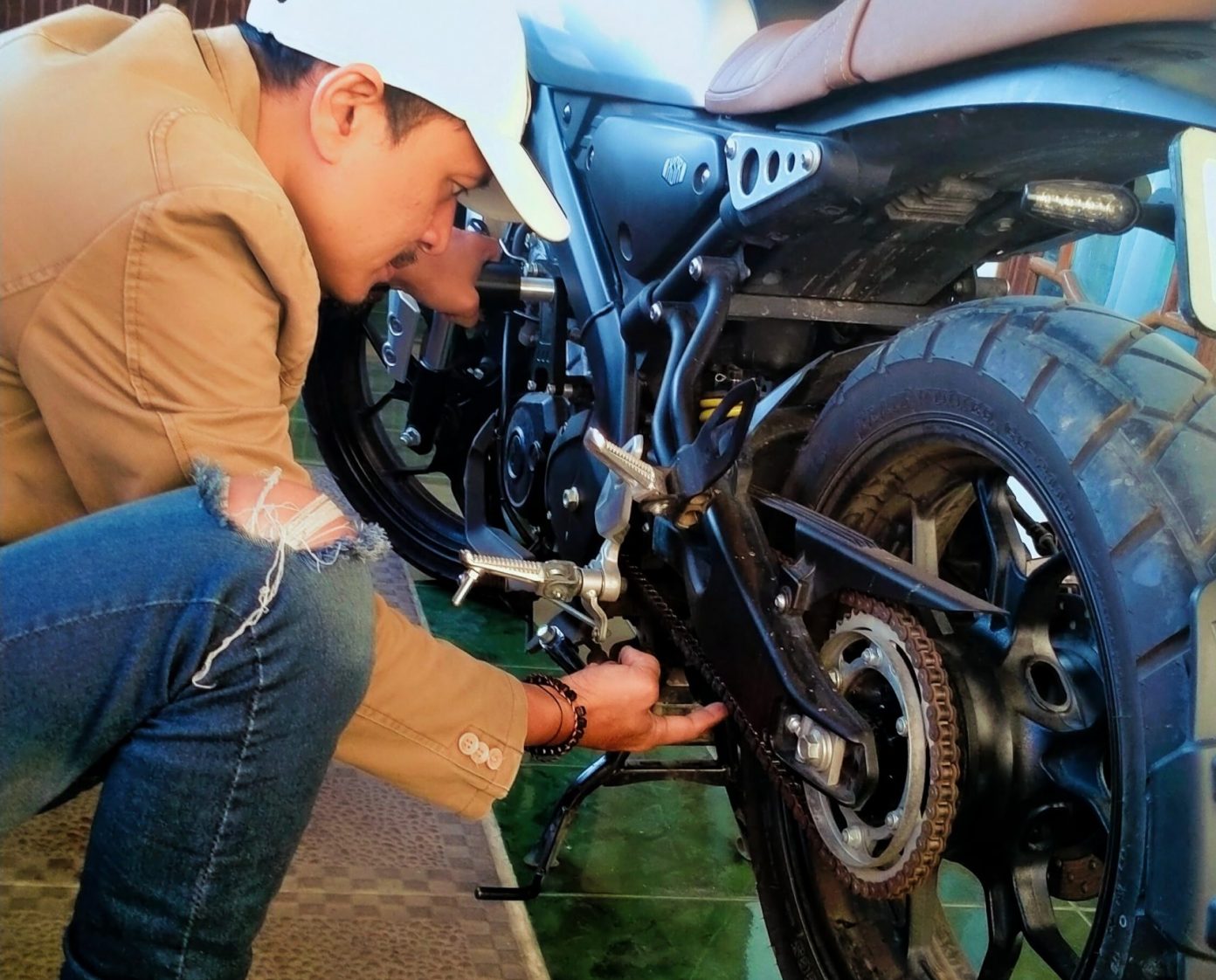 Pahami Perawatan dan Waktu Penggantian Rantai Roda Motor - NMAA