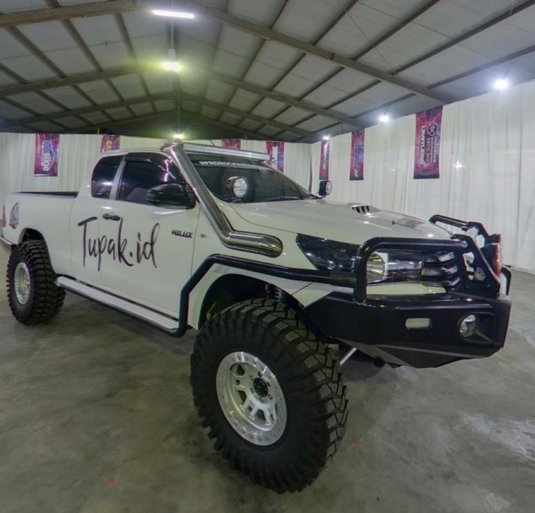 Toyota Hilux Mega Cabin Garapan ProRock Jakarta Rengkuh Gelar The Ultimate NMAA Top 50