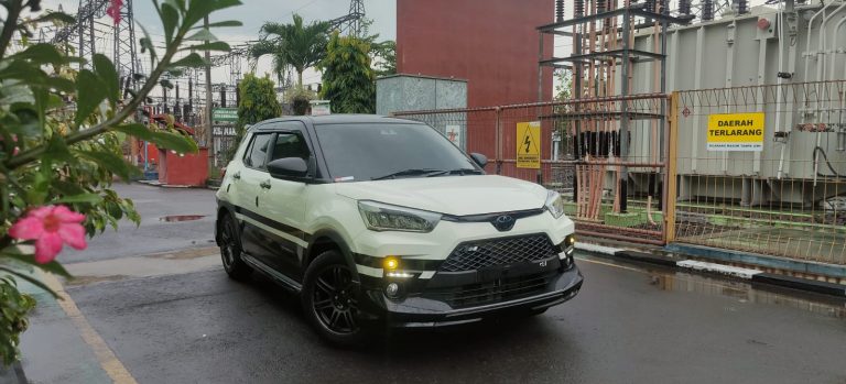 Toyota Raize Coba Tampil Impresif Dibalut Livery Legendaris ala Mobil Initial D 