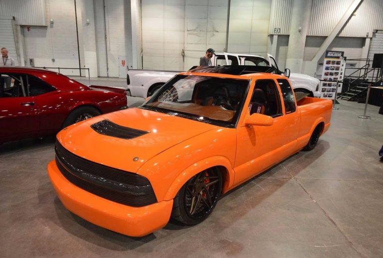 SEMA Young Guns 2021: Ketika Mazda RX-7 dan Nissan GT-R R32 Bertekuk Lutut di Depan Chevrolet S10