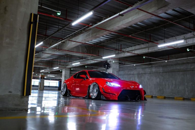 Karma 86 #10 Tampil Glowing Berkelir Merah, Ekspos Kaki-kaki Stance dan Semangat Local Pride!