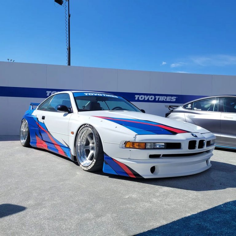 Pasang Wide Body Pandem, BMW 850Ci (E31) Tampil Mendominasi Booth Toyo Tires di SEMA 2021