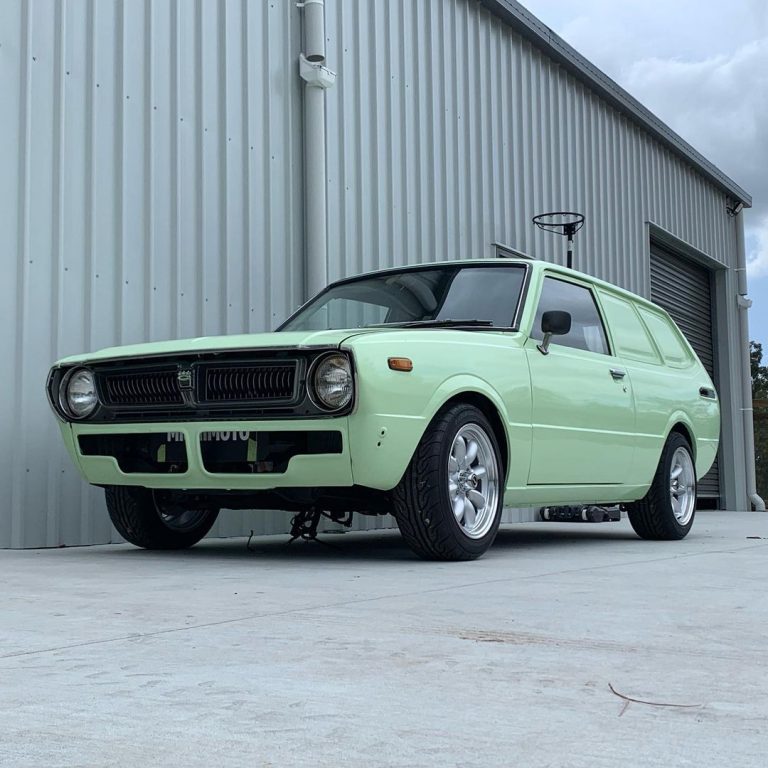 Tampang Toyota Corolla Panel Van Boleh Menipu, Tapi Kemas Tenaga 300 HP