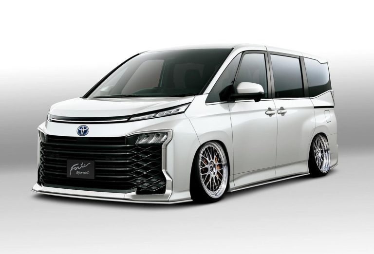 Toyota Voxy Generasi Baru Makin Pede Gaya Stance, Pasang Full Aero Kit Forte Special