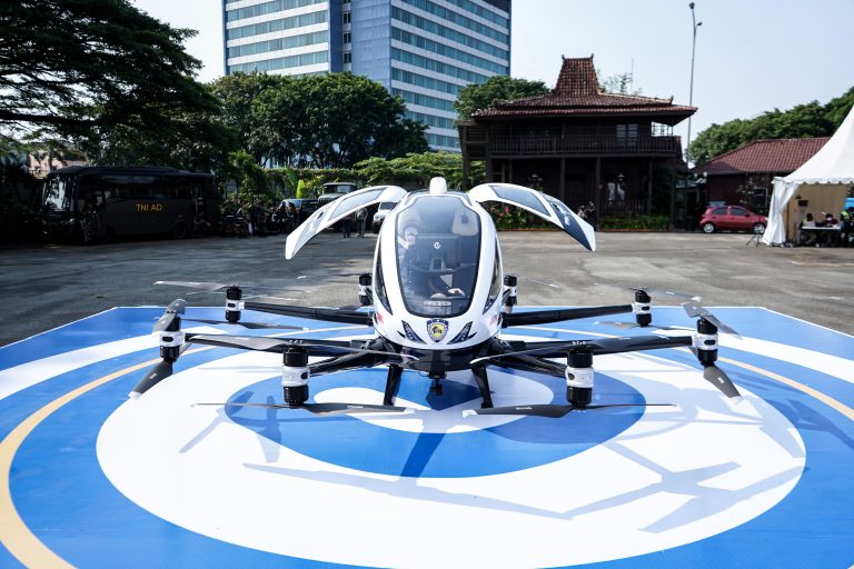 Pamerkan Kendaraan Listrik Darat, Air, dan Udara: PEVS 2026 Bidik Transaksi Hingga Rp 500 Miliar