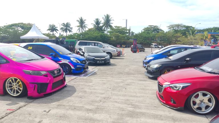 Ragam Mobil Modifikasi di Road to OLX Autos IMX 2022: Makassar Car Meet