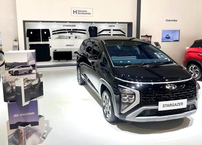 (5) Hyundai Genuine Accesories