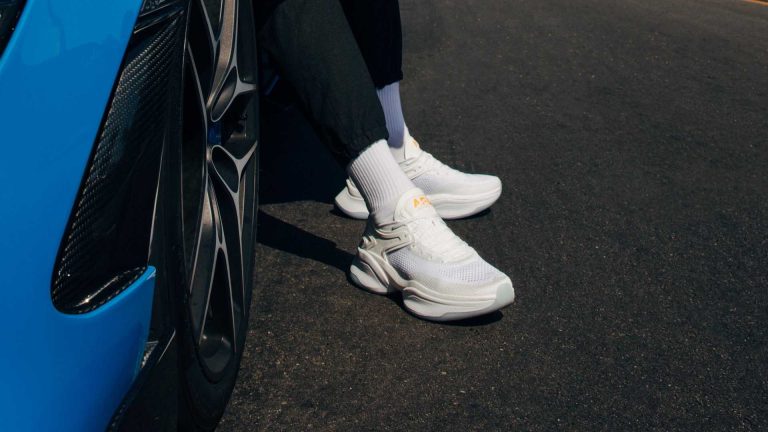 Terinspirasi Dari Jok McLaren Senna, Sepatu Lari Hasil Kerjasama dengan APL Seharga Rp 6,7 Jutaan