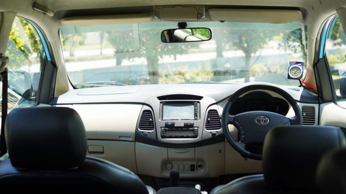 Interior mobil supergiveaway OLX Autos IMX 2022 (6)