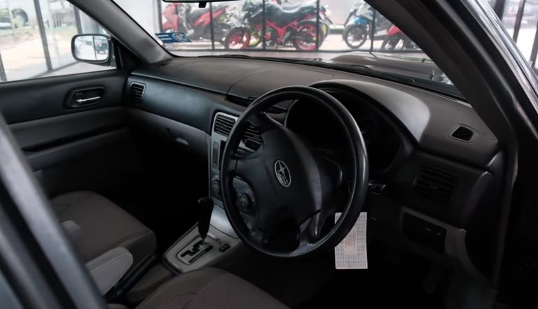 Modifikasi Interior dan Audio Subaru Forester Berkonsep OEM Look Besutan Den Dimas