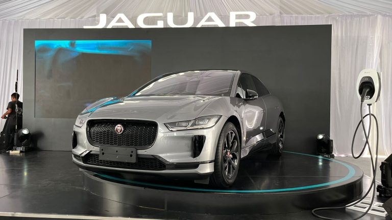 Mobil Listrik Jaguar I-PACE Resmi Diluncurkan di Indonesia