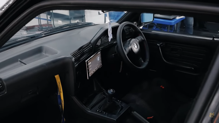 BMW E30 Raffi Ahmad Full Upgrade Audio Pioneer, OEM Look dengan Kualitas Hi-Res