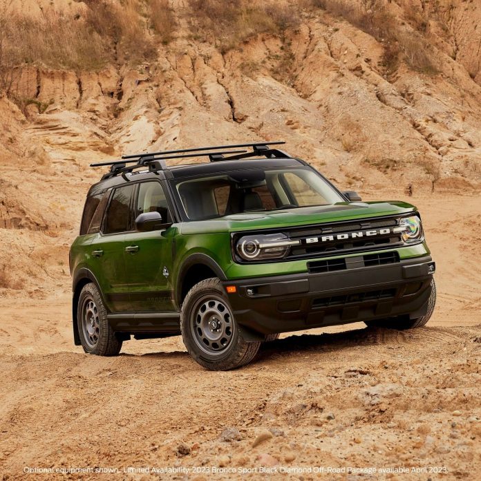 Ford Bronco Offroad green edition pics (2)