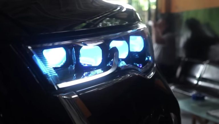 Upgrade Pencahayaan Toyota Kijang Innova Zenix Hybrid, Makin Terang Pasang Proyektor LED