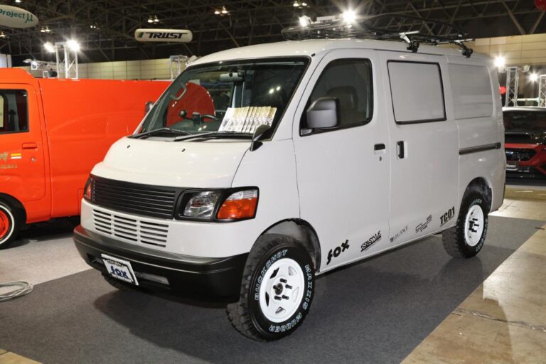 Racun Modifikasi Daihatsu Gran Max, Siang Antar Barang Malam Ikut Meet Up