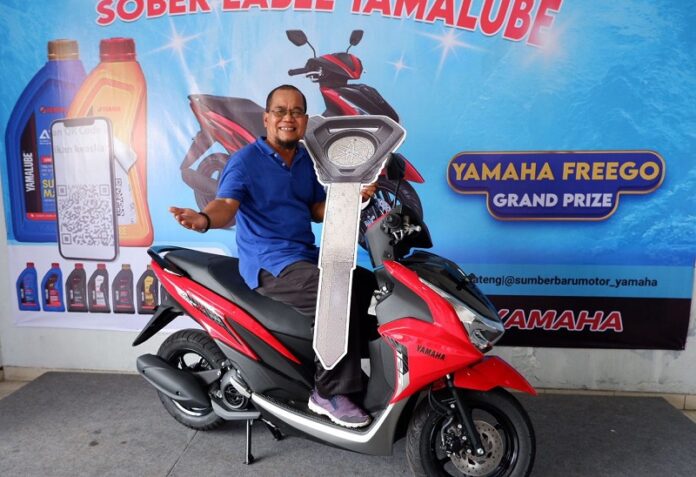 rsz Pakai Oli Yamalube, Konsumen dari Yogyakarta Dapat Hadiah Motor FreeGo (2)