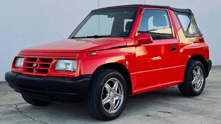 Restorasi Suzuki ‘Vitara Kanada’, Nyaris OEM Look Ditenagai Mesin Chevy Camaro