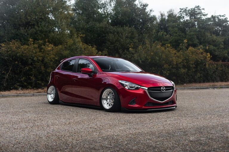 Mazda 2 Hatchback Daily Stance Driven, Simpel Tapi Eye-Catching
