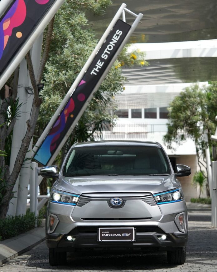 Kijang Innova EV ulti pics in Bali
