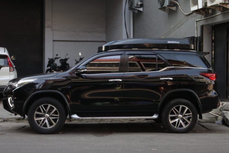 Ada Roof Box Model Slim Khusus Buat Toyota Fortuner, Bikin Fungsi Juga Gaya