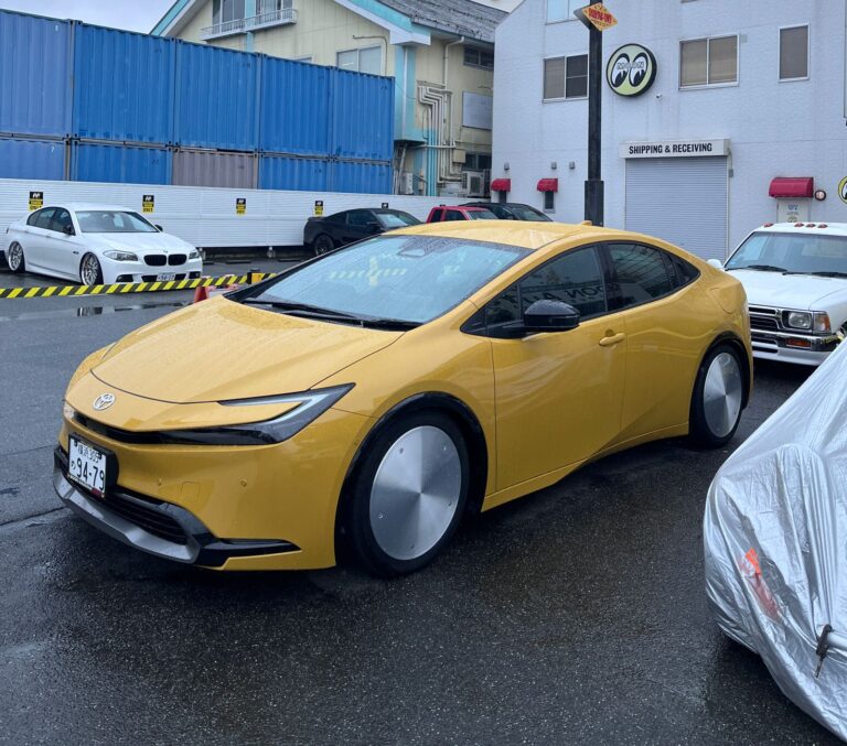 Toyota All New Prius Dipasangi Mooneyes Wheel Disc, Bikin Tampangnya Makin Futuristis