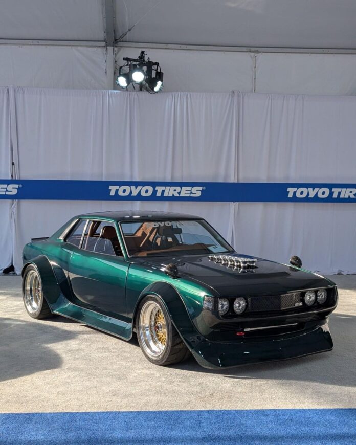 Toyota Celica Bermesin V12 di SEMA Show (Foto: Larry Chen)
