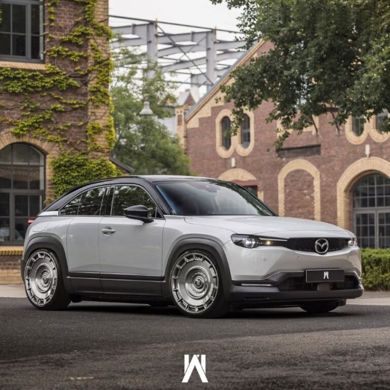 NMAA Digimodstar: SUV Listrik Mazda MX-30 Dicolok Velg Rolls Royce, Keren Enggak?