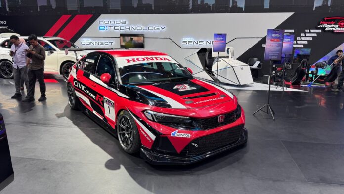 Mobil Balap Civic Type Hadir di IIMS 2025, Pakai Livery Spesial 40 Tahun Di Dunia Motorsport Tanah Air