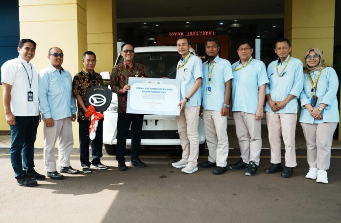 Penyerahan Donasi Daihatsu Gran Max kepada Kementerian Perhubungan sebagai wujud dukungan Daihatsu terhadap penyediaan transportasi berkelanjutan