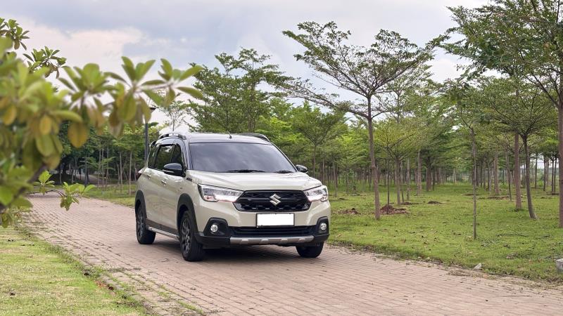 rsz Suzuki New XL7 Hybrid